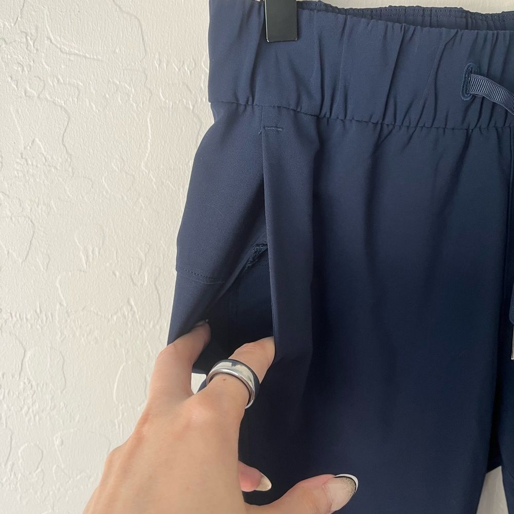 Lululemon On the Fly Woven Athleisure Athletic Pants True Navy Size 4 - Picture 7 of 8